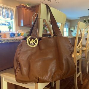 Beautiful Michael Kors pebble leather handbag!